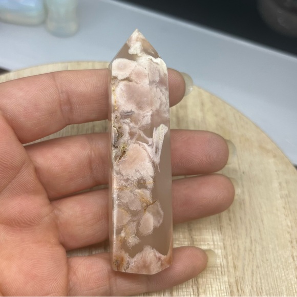 Flower Agate Tower - Picture 3 of 4